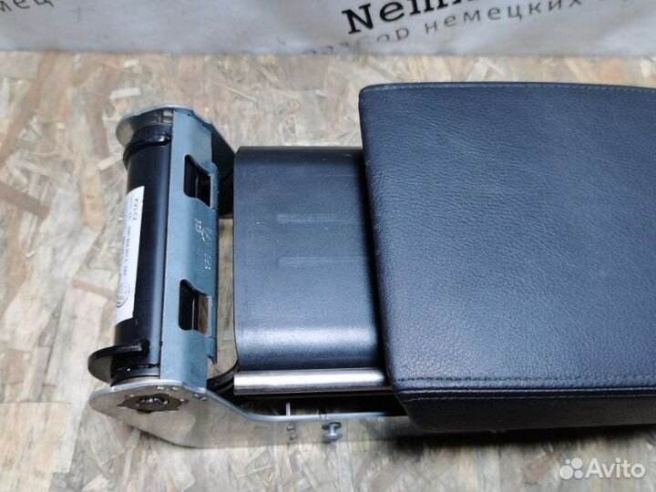 Подлокотник Volkswagen Tiguan 5N1 cbab 2009