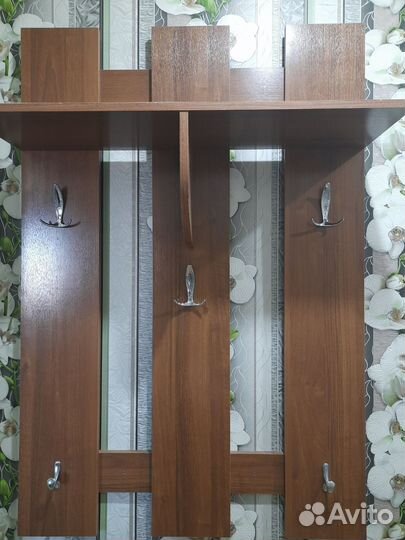 Вешалка настенная