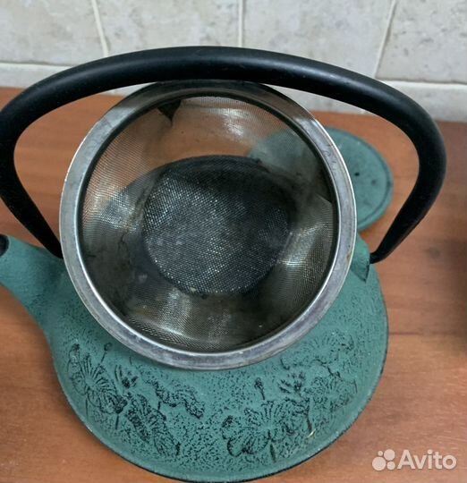 Посуда разная, чайник чугунный