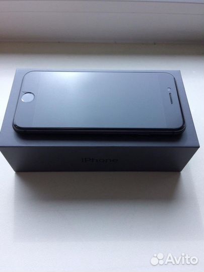 Телефон iPhone 8 128
