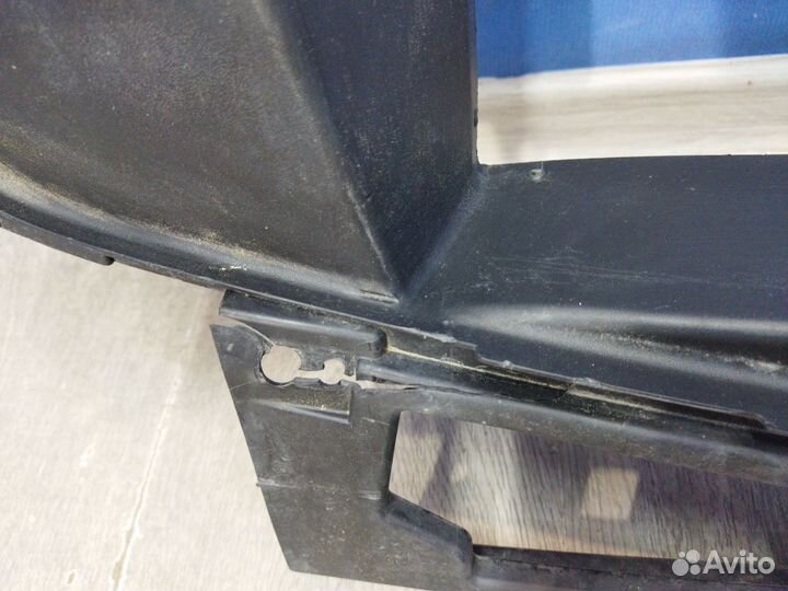 Кожух радиатора Genesis GV80 2020