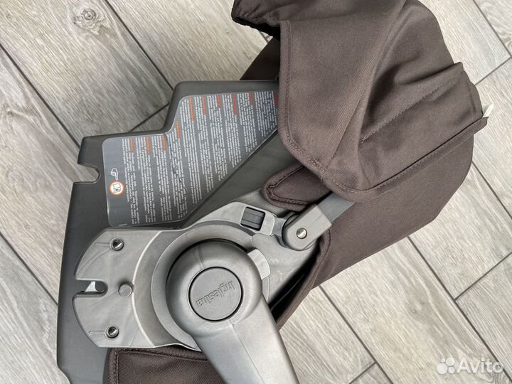 Автокресло Inglesina Huggy Multifix