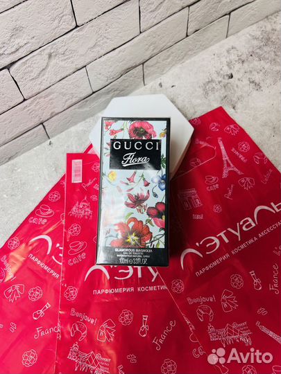 Духи Flora by Gucci Glamorous Magnolia