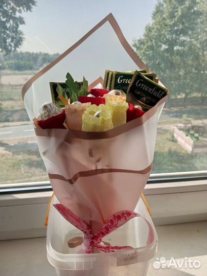 Сладкие букеты из конфет и сухофруктов