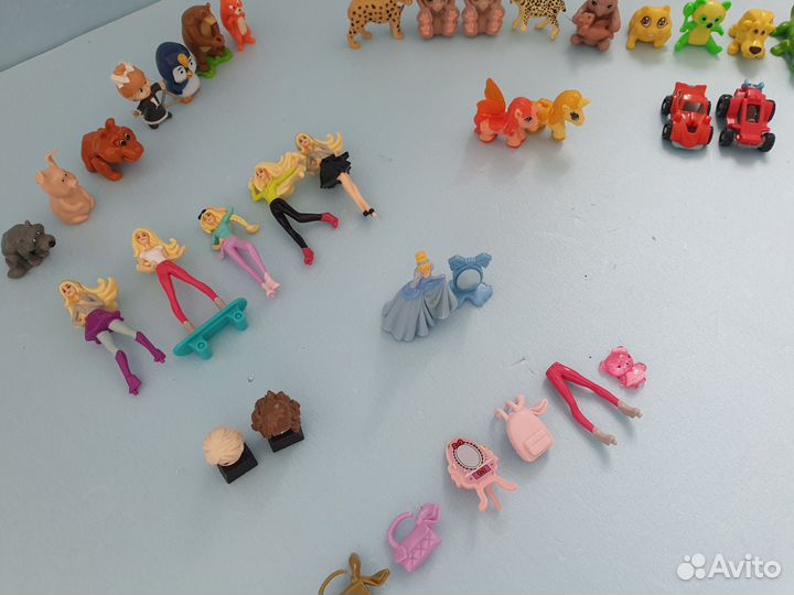 Игрушки киндер винкс, hello kitty, маша и медведь