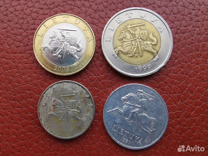 Монеты Литвы, Китая, ОАЭ и Сингапура
