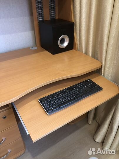 Компьютерный стол