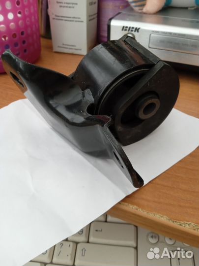 Опора двигателя дайхатсу стория и тойота дуэт