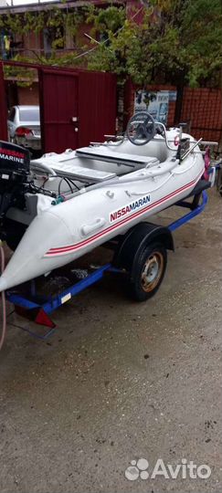 Лодка Nissamaran с двигателем Nissan