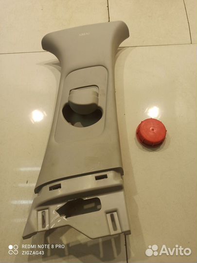 Обшивка центральной стойки (правая) (Kia K5 III)