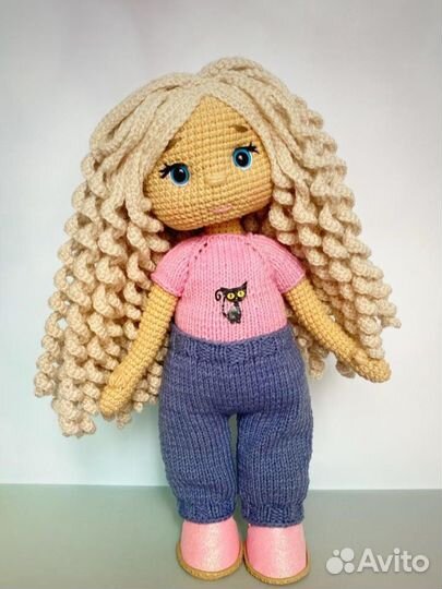 Вязаная кукла ручной работы
