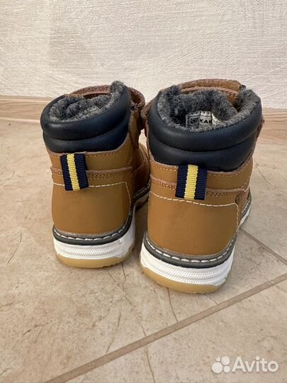 Ботинки для мальчика 24