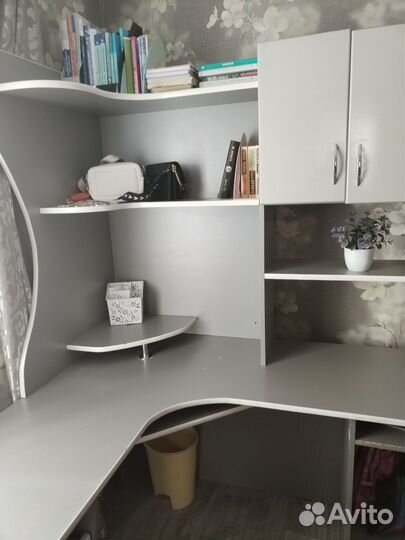 Письменный стол для школьника угловойй бу