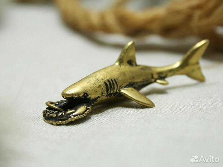 Брелок Акула