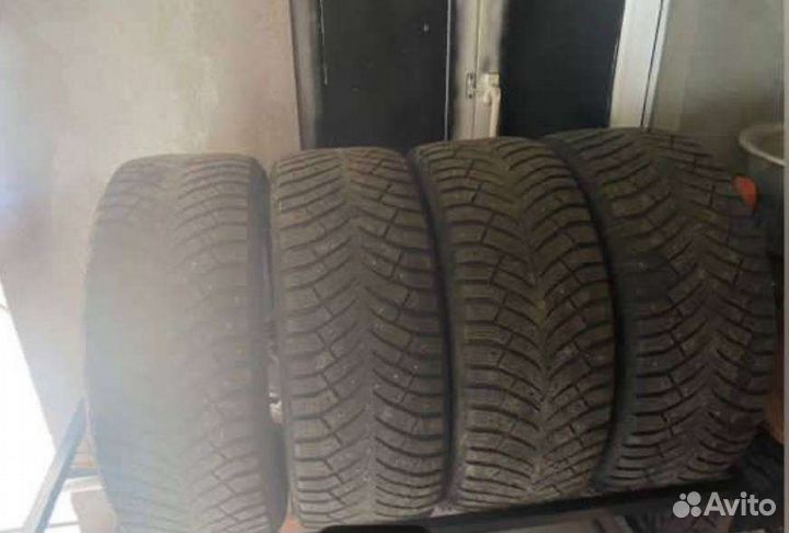 Michelin X-Ice North 4 235/45 R18