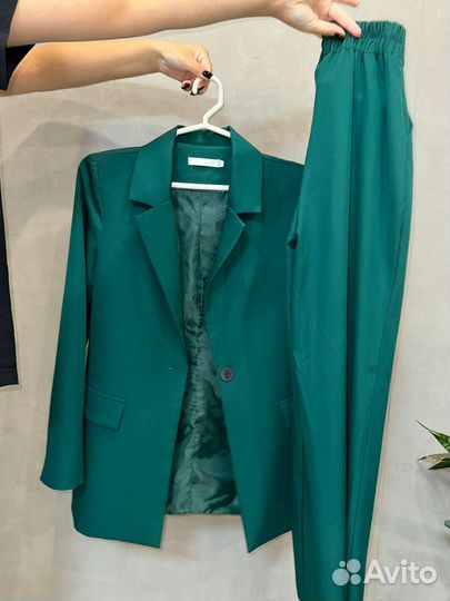 Костюм женский