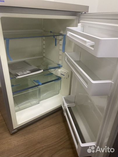 Холодильник Liebherr TPesf 1710-21B