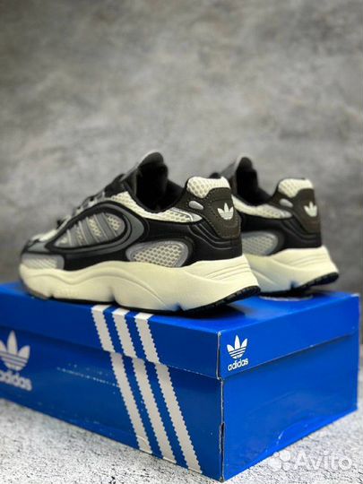 Кроссовки Adidas Ozmillen