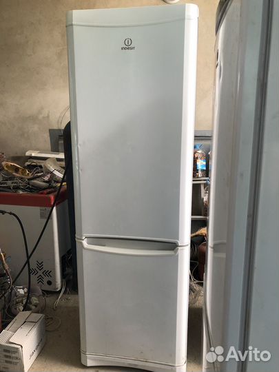 Холодильник Indesit