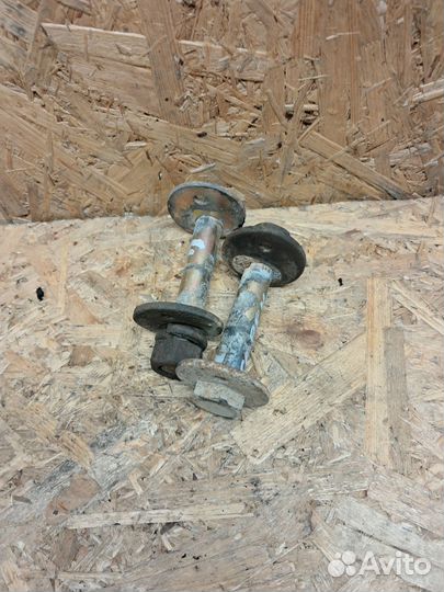 Развальные болты Kia Sorento BL D4CB передние