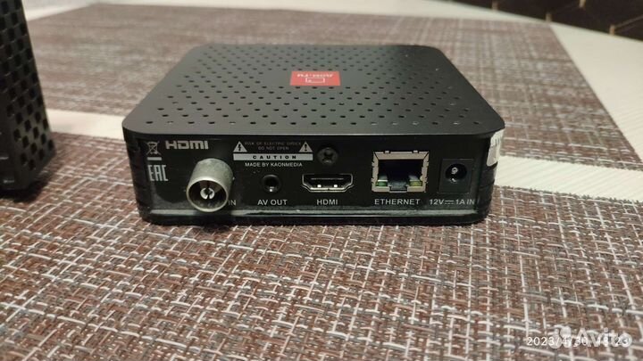 Роутер и приставка Дом Ру