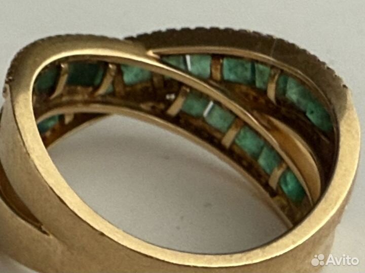 Кольцо с бриллиантом