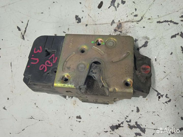 Замок двери задний правый Peugeot 206 Пежо 206