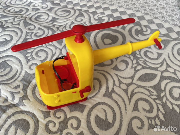 Вертолет и мотоцикл игрушечные