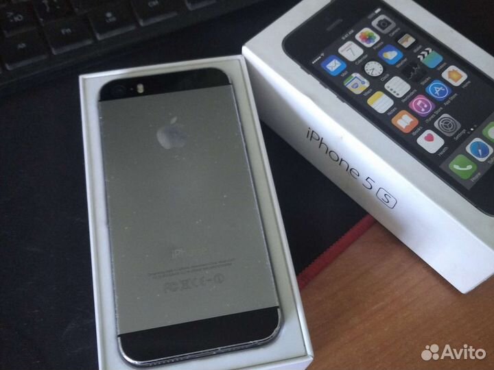 Телефон iPhone 5s