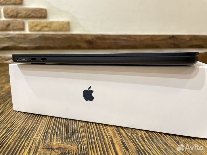 MacBook Air M2 8/256 10 циклов