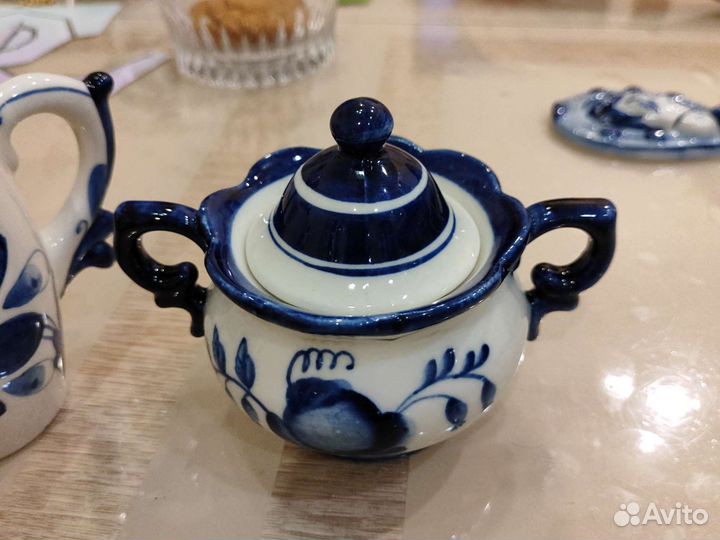 Сервиз сувенирный гжель