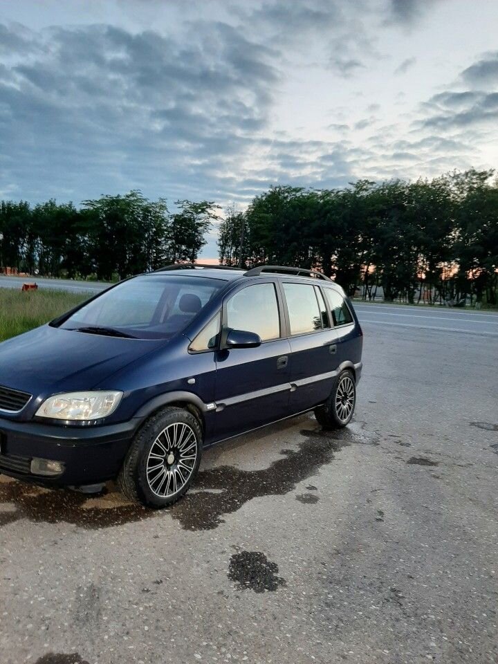 Opel Zafira: фото владельца