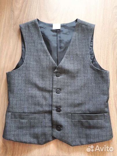 Жилетка Уриэль, брюки и 2 рубашки