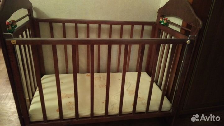 Детская кроватка