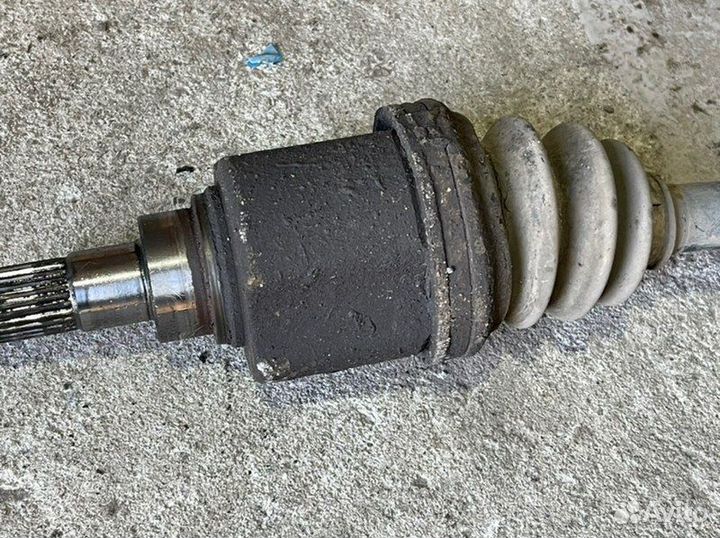 Полуось (привод) передний левый Geely Vision