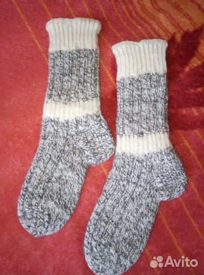 Шапочка и 2 пары перчаток.Корея.Носки.Варежки