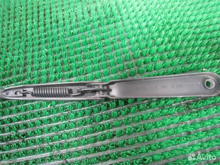 Поводок стеклоочистителя правый Citroen Berlingo