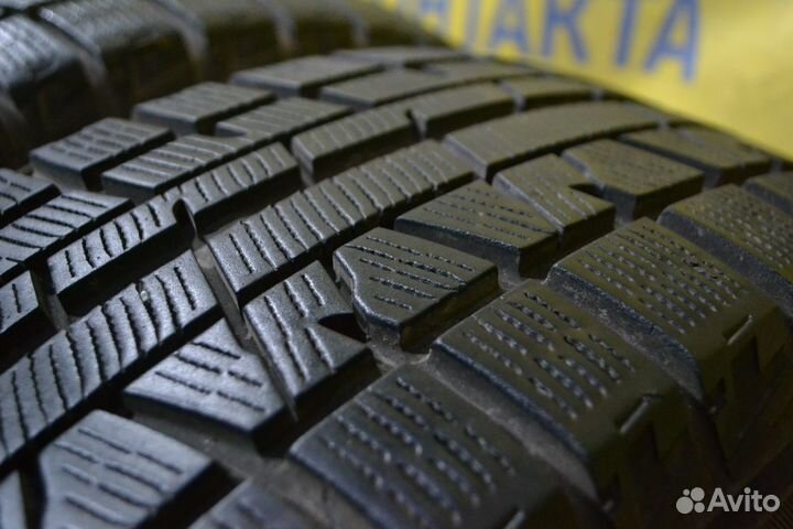 Yokohama Ice Guard IG50 215/60 R16
