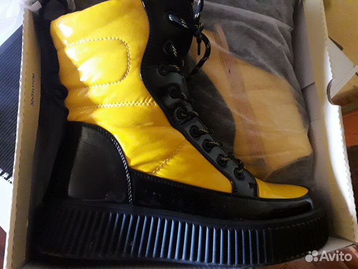 На доставке. Зимние сапоги женские дутики 41
