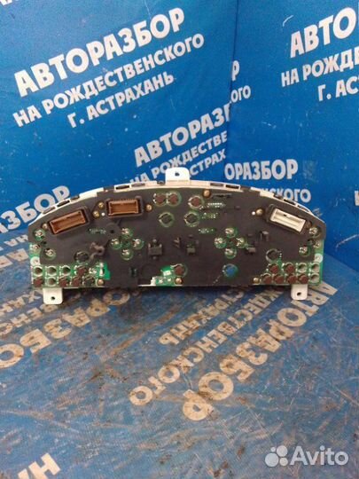 Панель приборов. Nissan Bassara универсал YD22