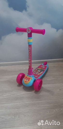 Самокат детский трехколесный новый