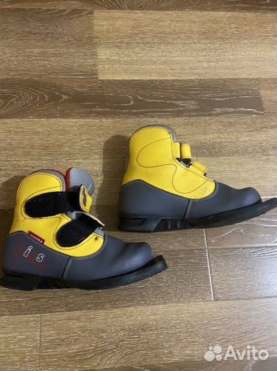 Ботинки лыжные