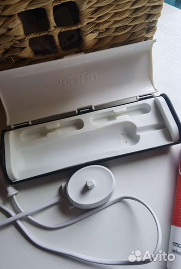 Зубная щетка электрическая Braun Oral-B