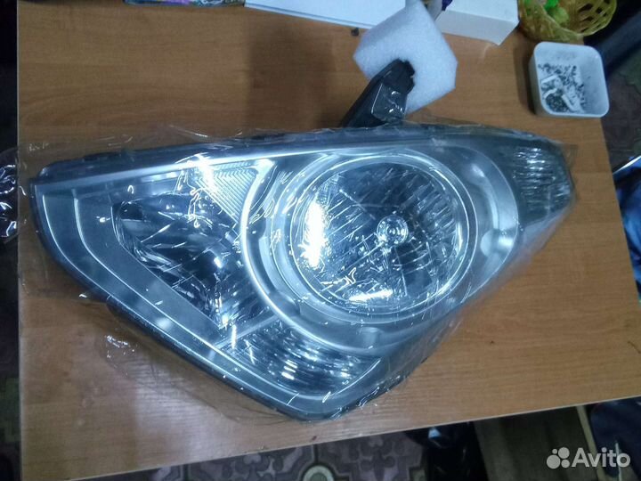 Фара передняя на Hyundai starex h1
