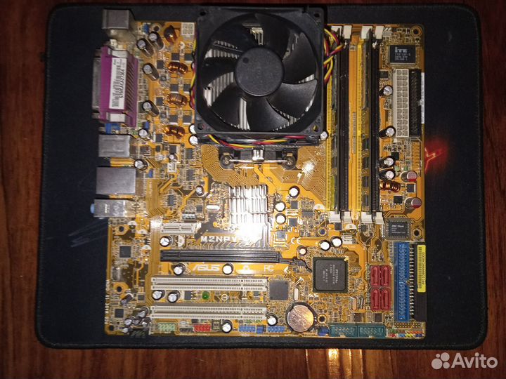 Материнская плата с процессором и памятью