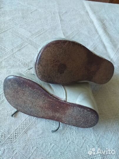 Ботинки для антикварок