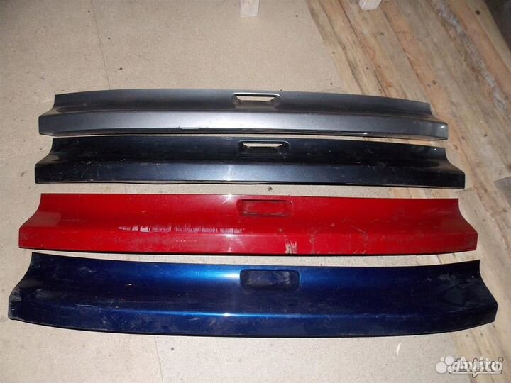 Накладка задней двери(багажника) Хонда CRV 2007-12