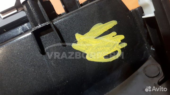 Рамка магнитолы Kia Sportage