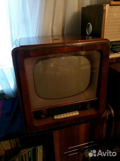 Приемники 50, 60,70г Урал,Белар магнитофоны