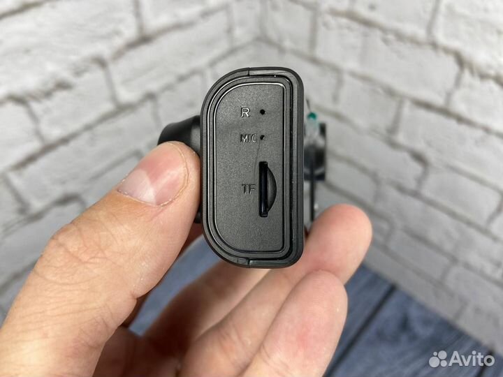 Видеорегистратор с 3 камерами